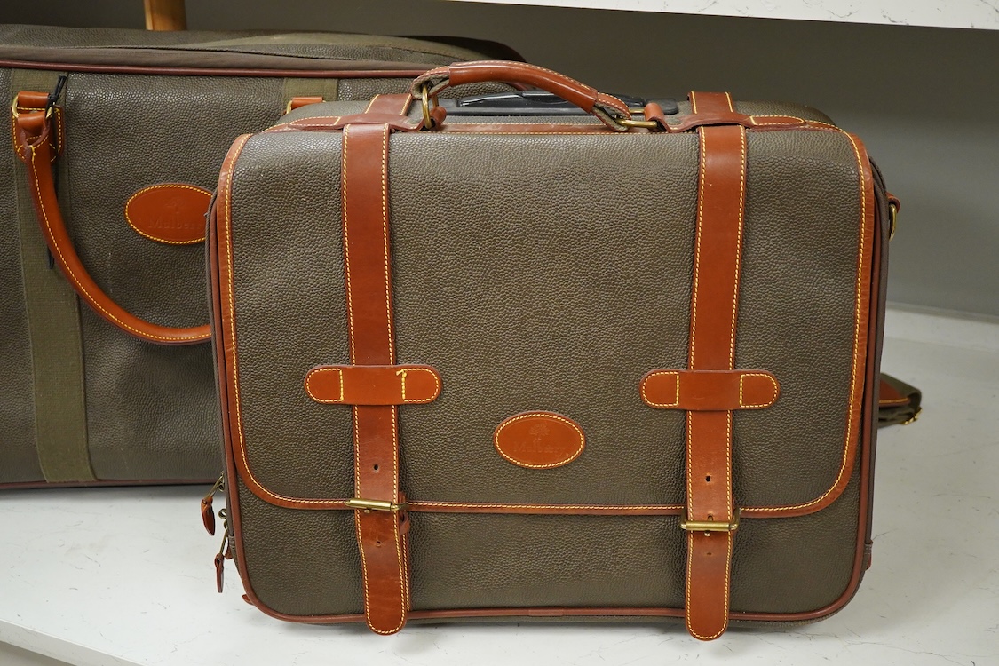 Two Mulberry scotch grain leather suitcases / holdalls, largest 67cm wide